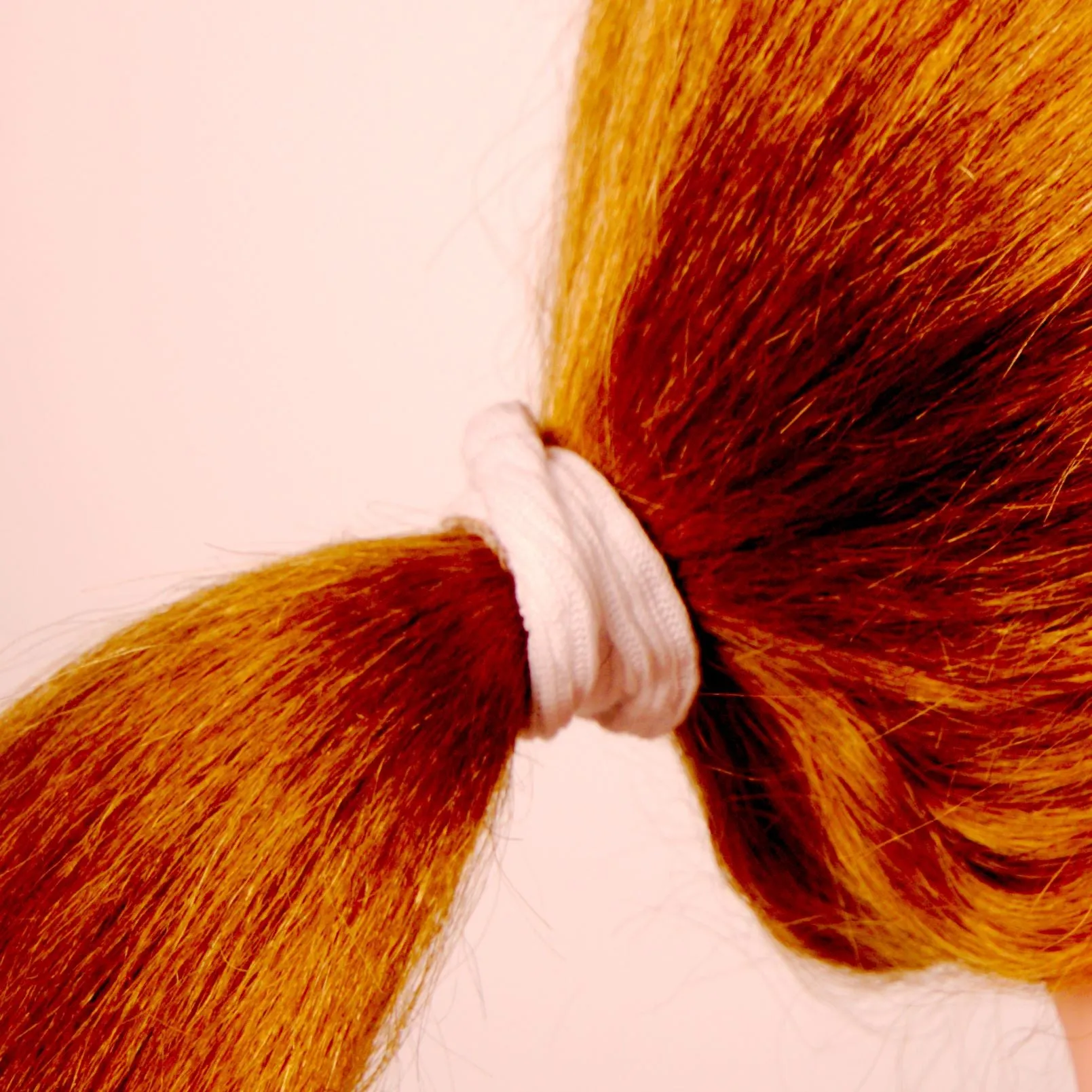Amelia Beauty, White Ribbed Scrunchies, 2.25in Diameter, Gentle on Hair, Strong Hold, No Snag, No Dents or Creases. 10 Pack