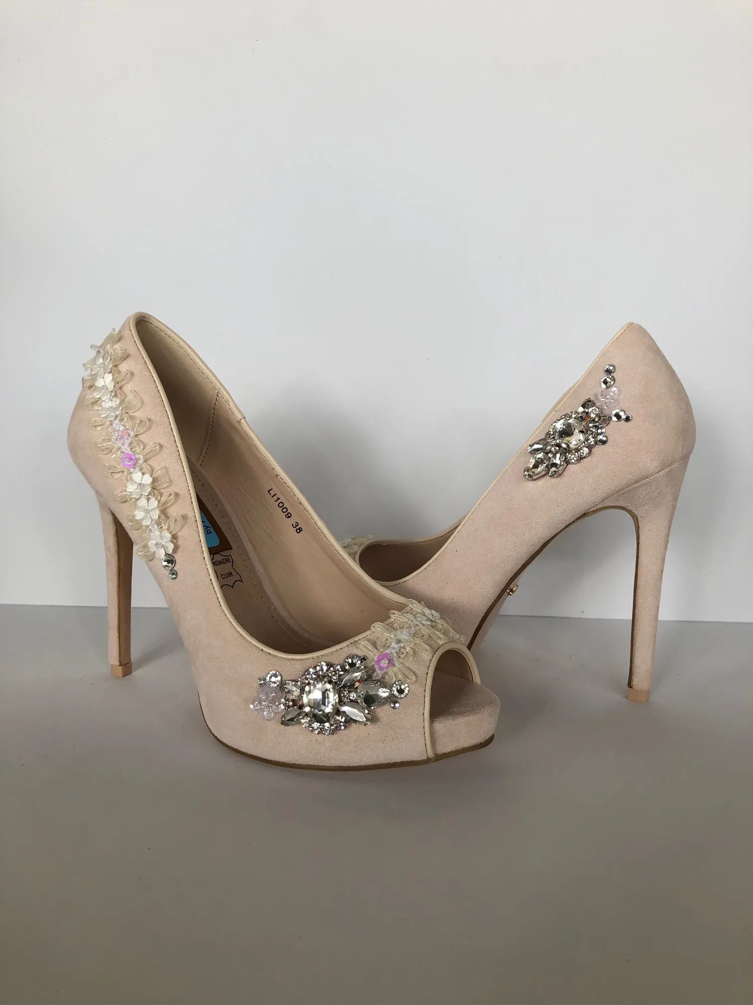 Diamante pump Size EU 38/ USA 8