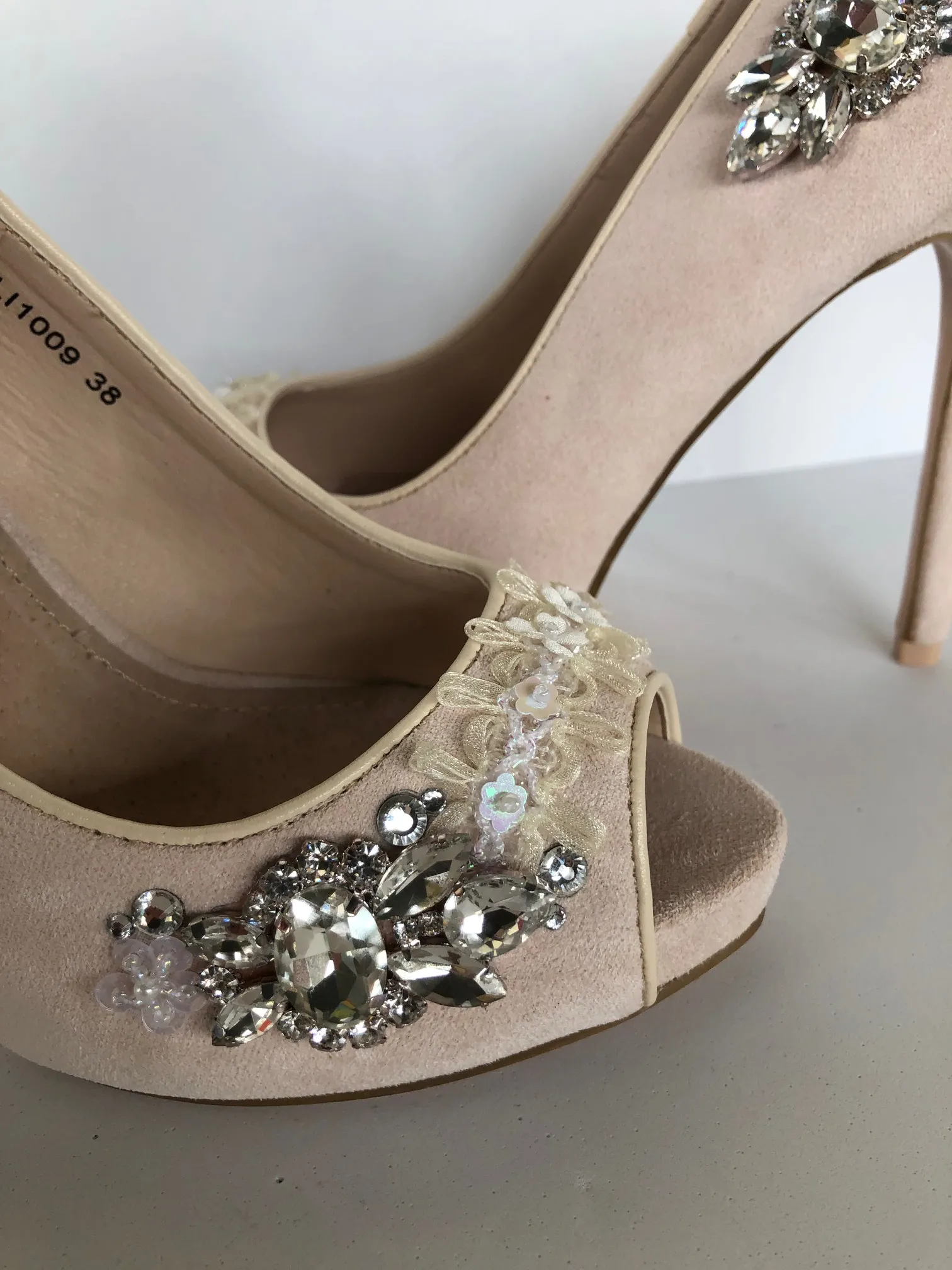 Diamante pump Size EU 38/ USA 8