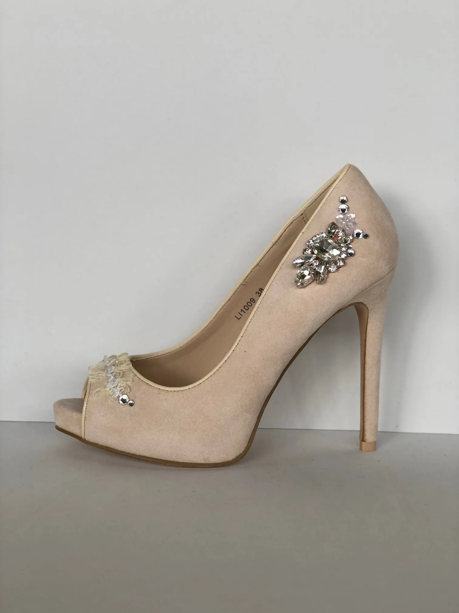 Diamante pump Size EU 38/ USA 8