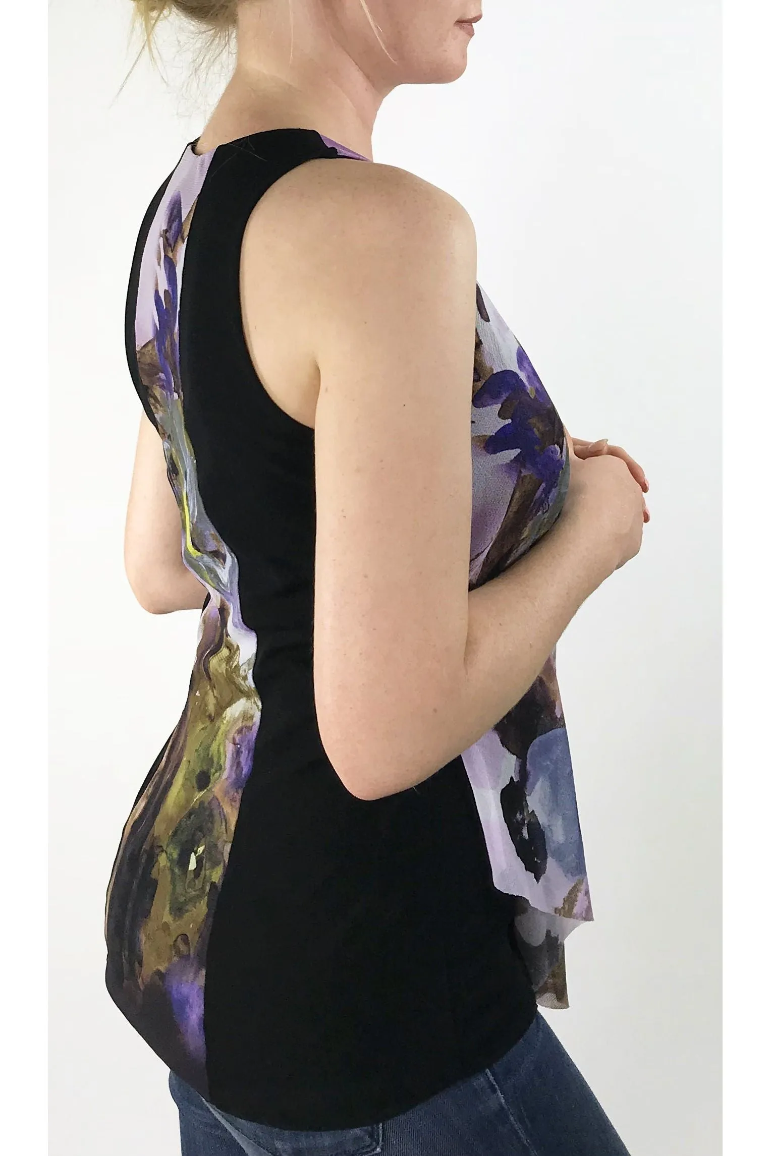 HOPE Sleeveless V-Neck Print Mesh Top with Flyaway