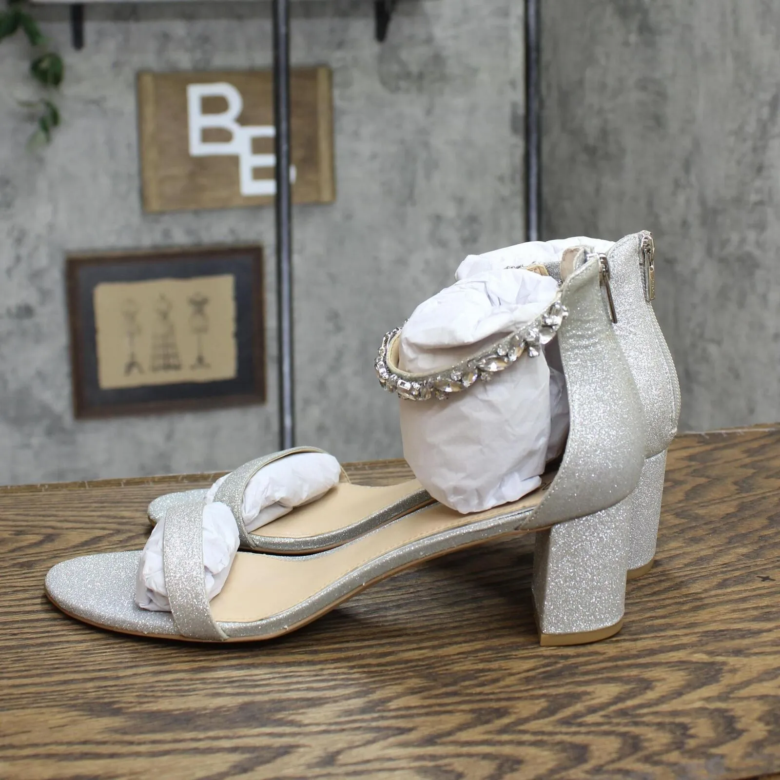 Jewel Badgley Mischka Lydia Evening Sandals Shoes Silver Tone Glitter Gray 11M