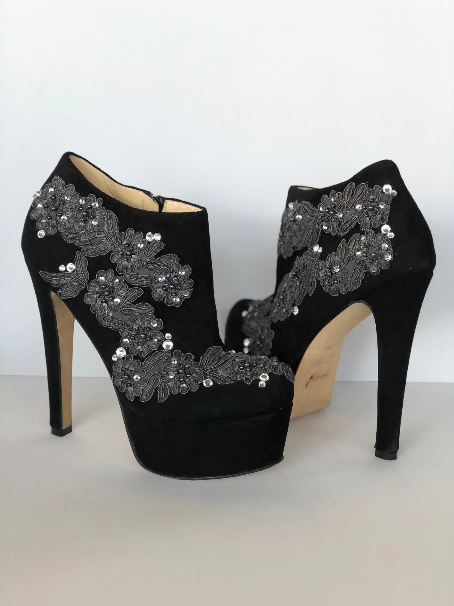 Lady Boots Size EU 38/ USA 8  Size EU 39/ USA 9