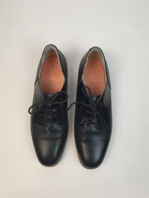 Melbourne designed black leather lace up shoes with black patent detail size 40