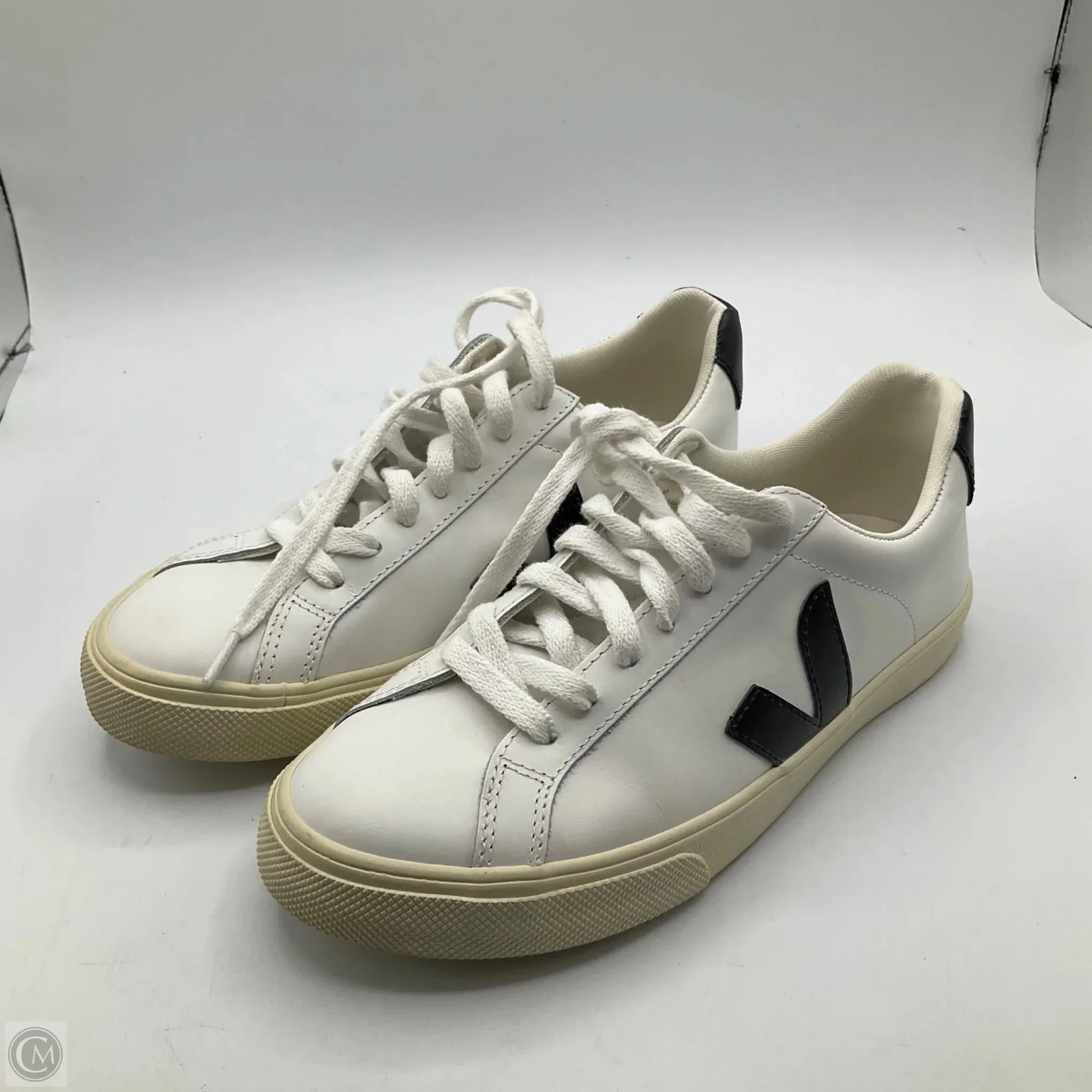 Shoes Sneakers By Cma In White, Size: 5