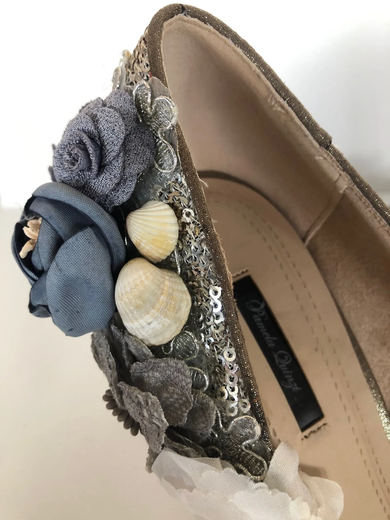 Silver Elsa pump Size EU 40/ USA 10