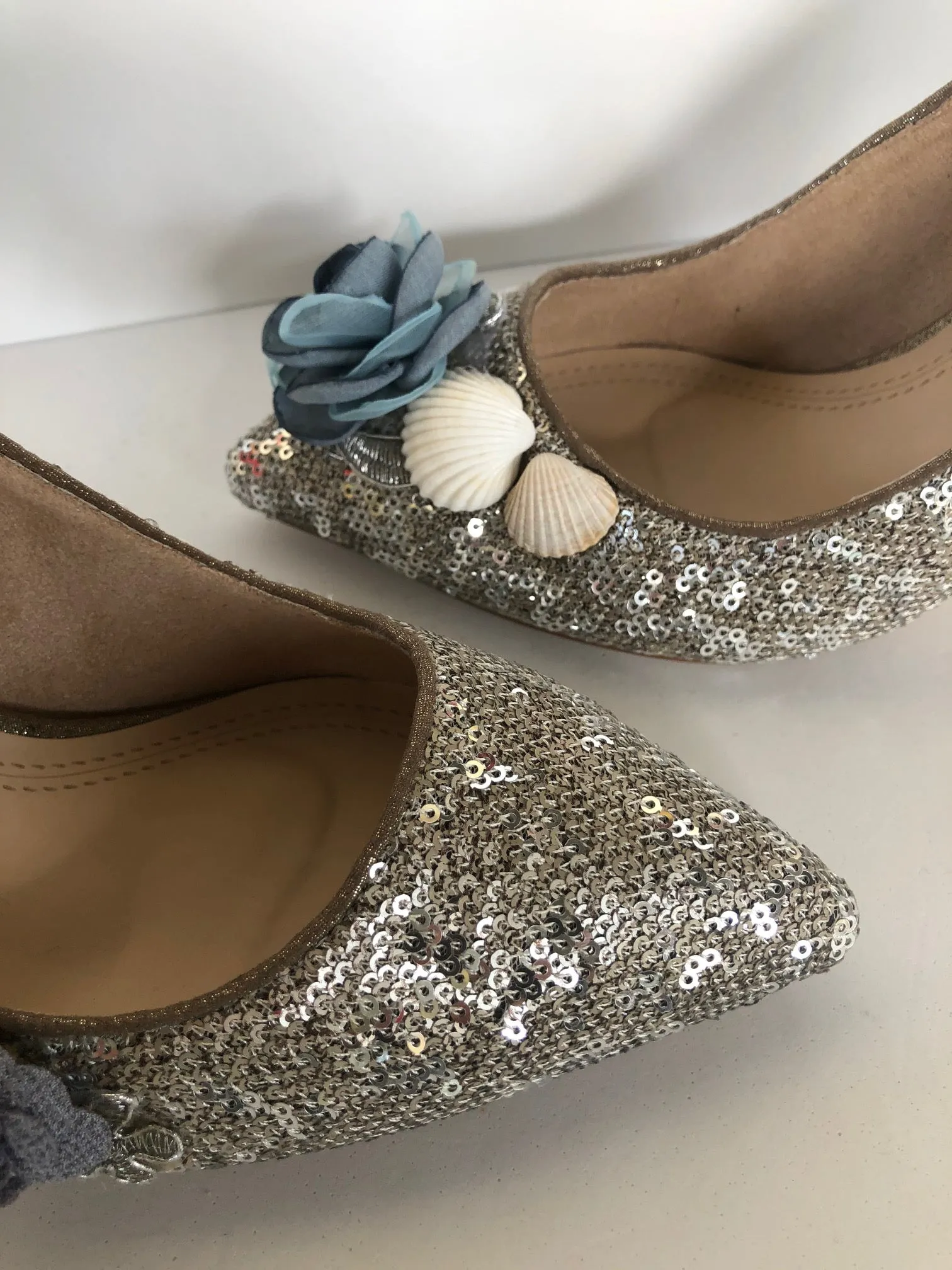 Silver Elsa pump Size EU 40/ USA 10