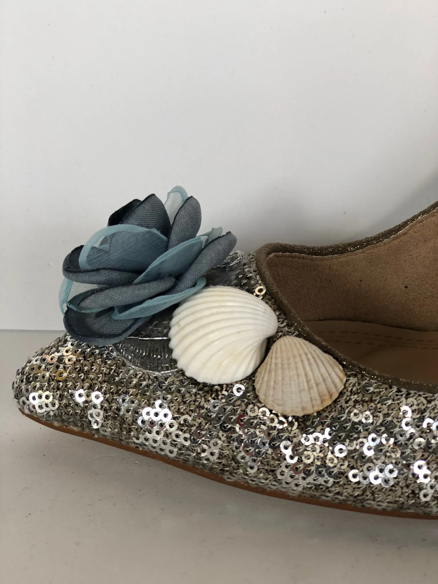 Silver Elsa pump Size EU 40/ USA 10