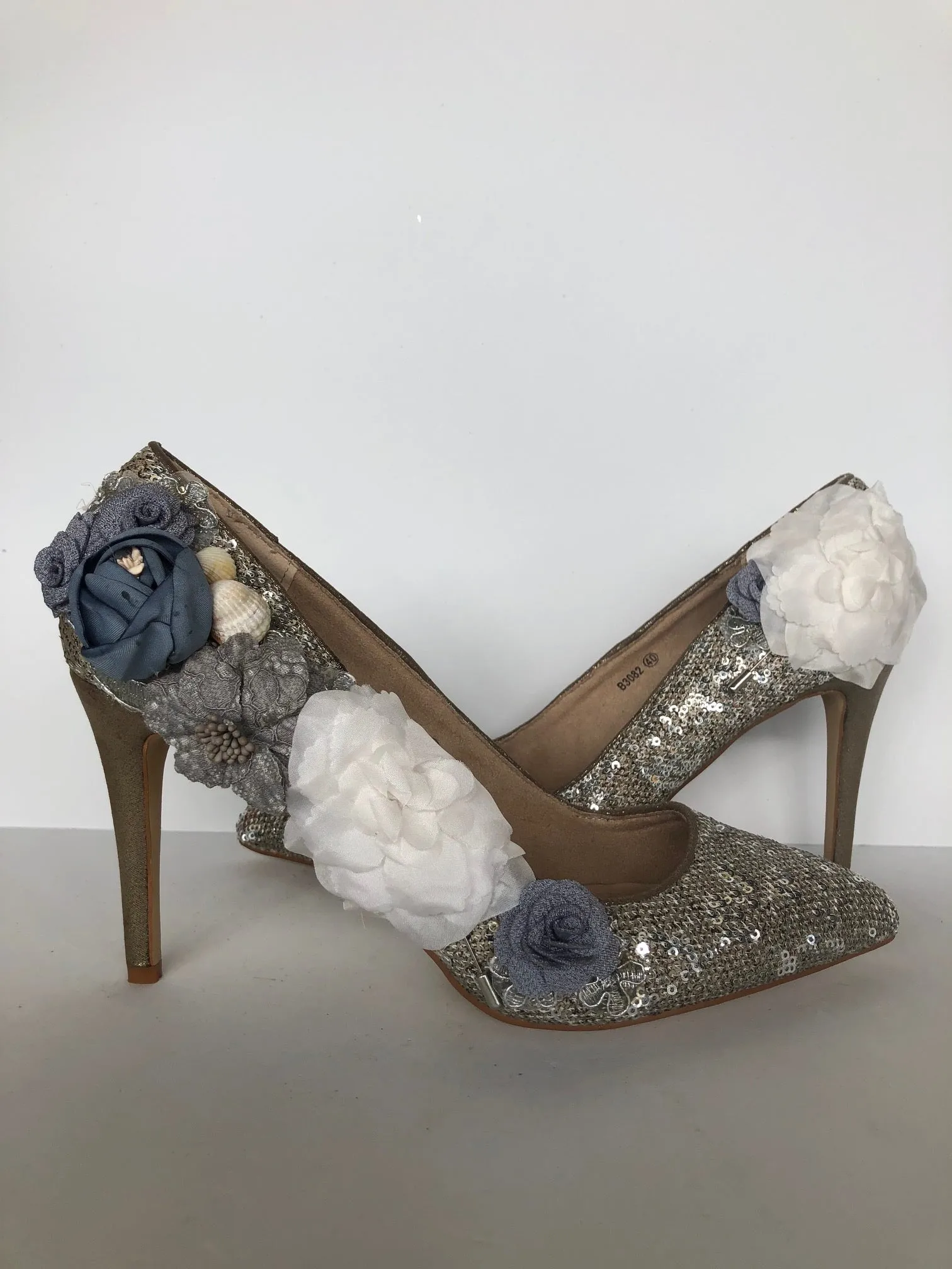 Silver Elsa pump Size EU 40/ USA 10