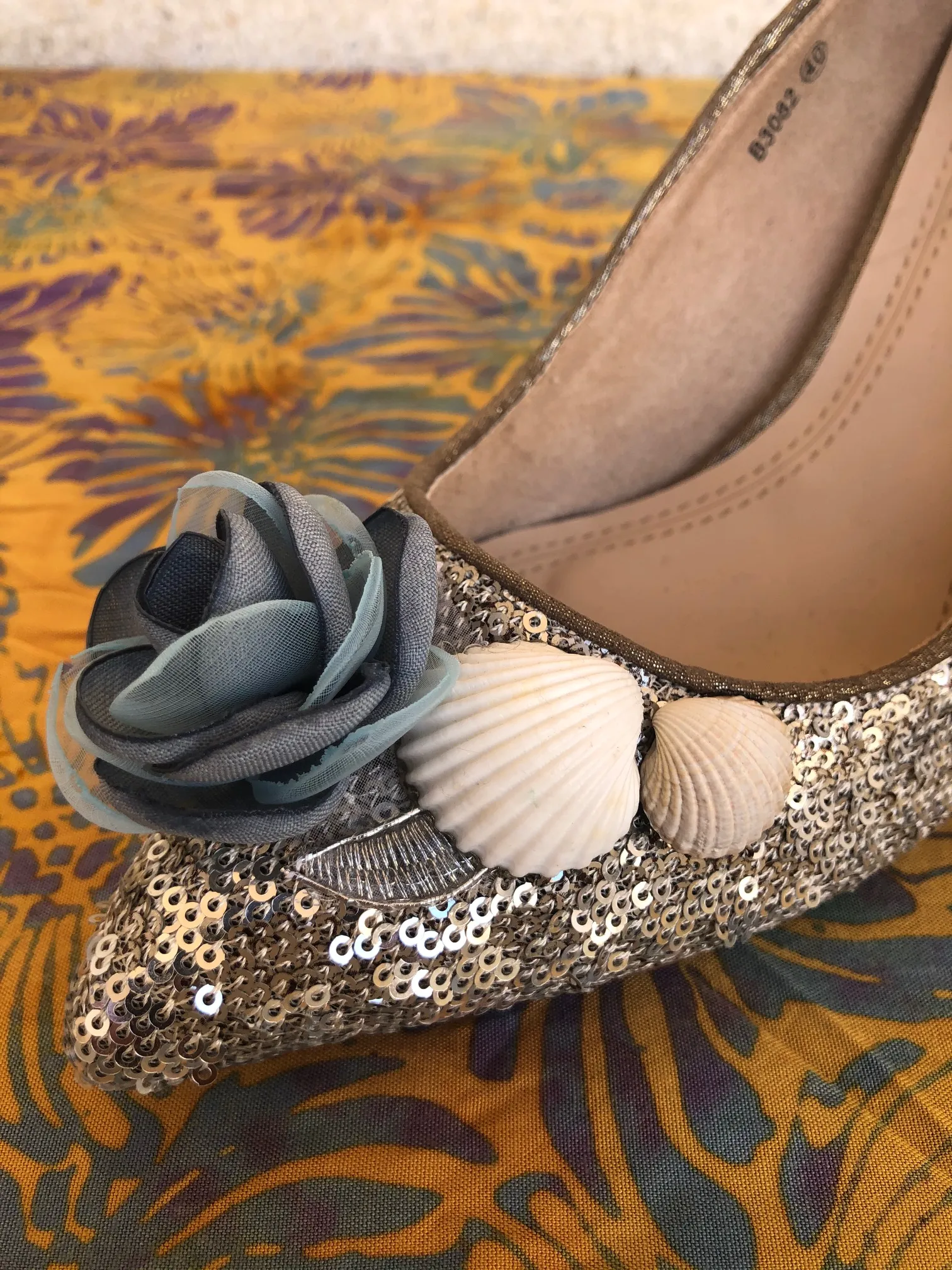Silver Elsa pump Size EU 40/ USA 10