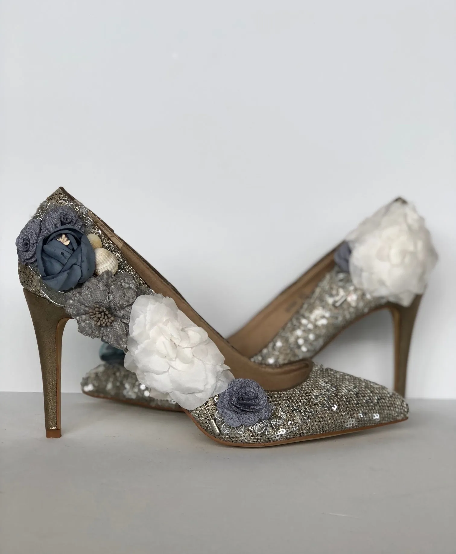 Silver Elsa pump Size EU 40/ USA 10
