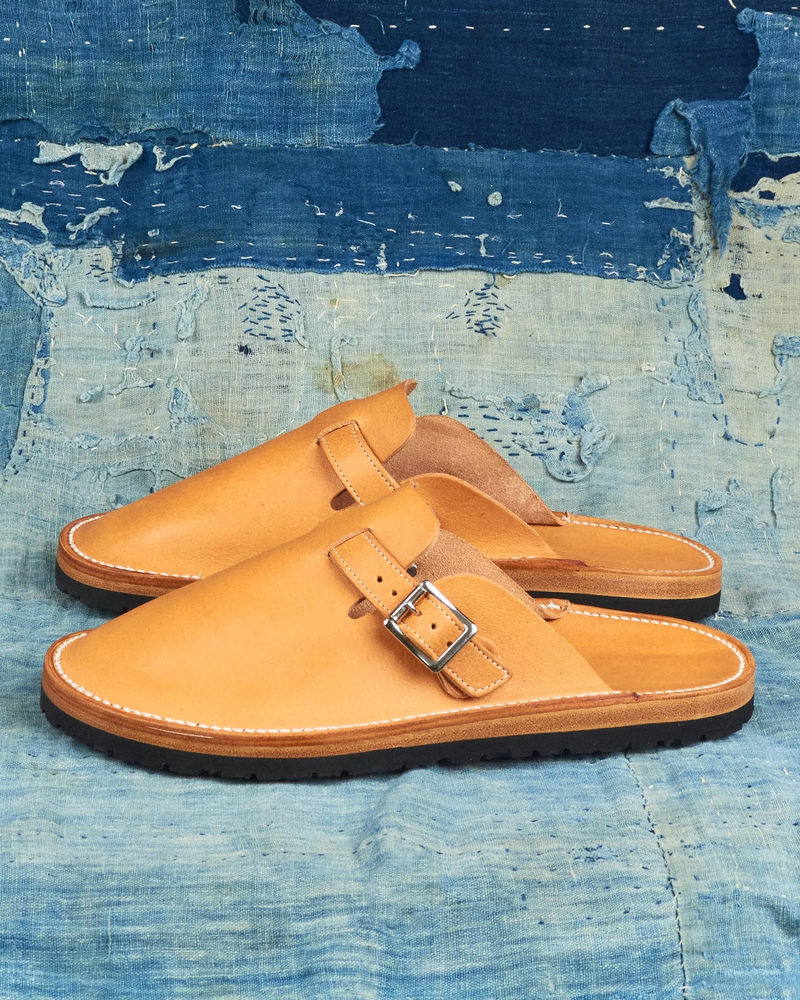 Zerrows Slit Sandal Camel