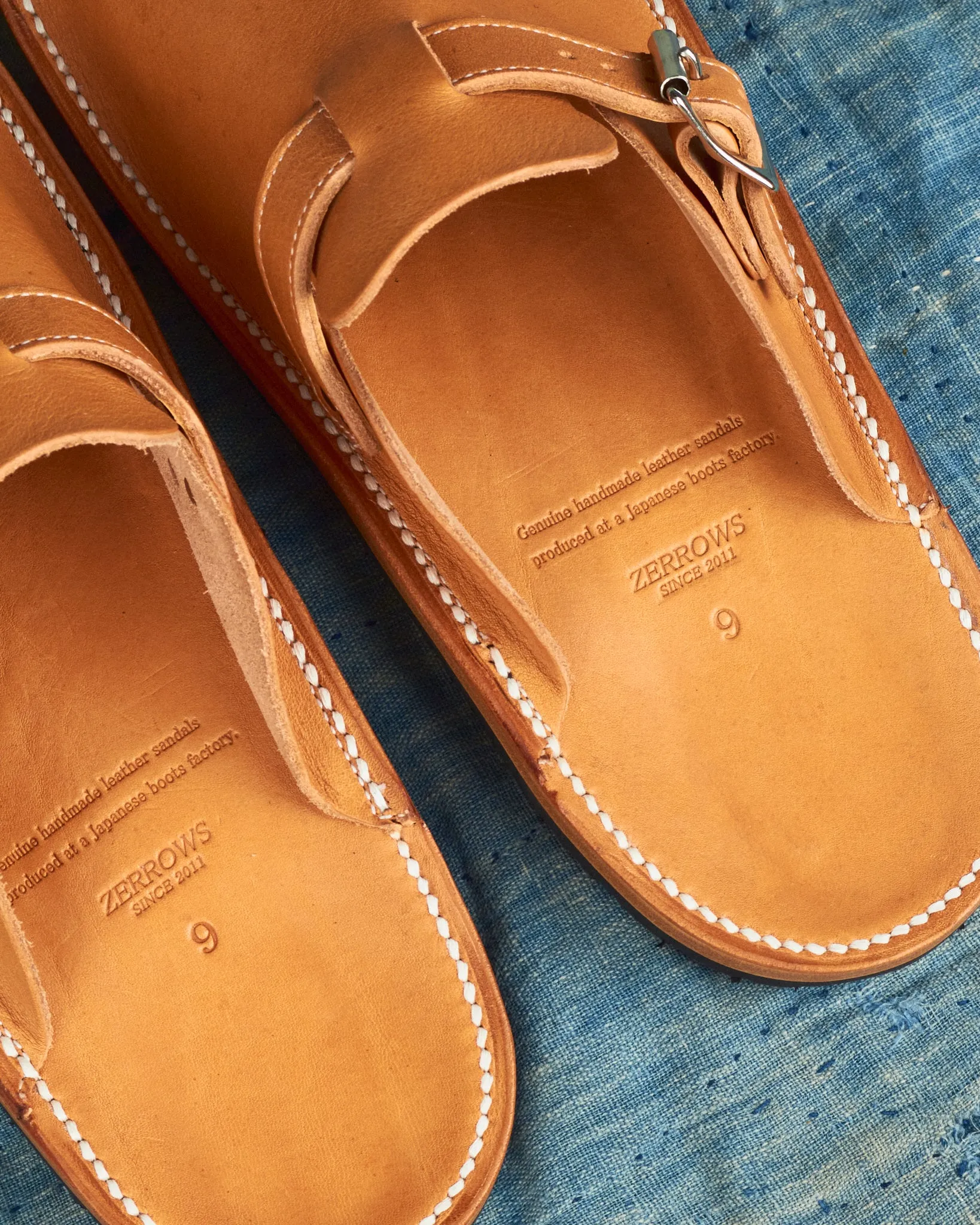Zerrows Slit Sandal Camel