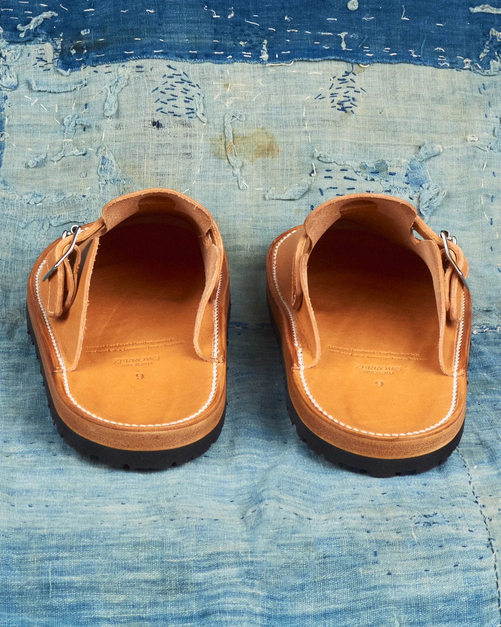 Zerrows Slit Sandal Camel